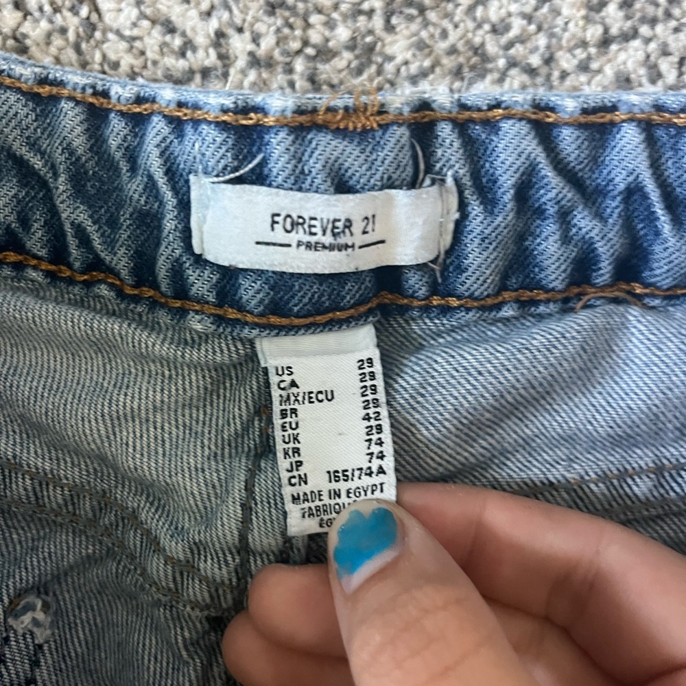Distressed Blue Jeans mom jeans - Picture 2 of 2